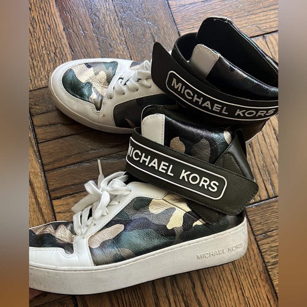 Micheal kors almost brand new women sneakers